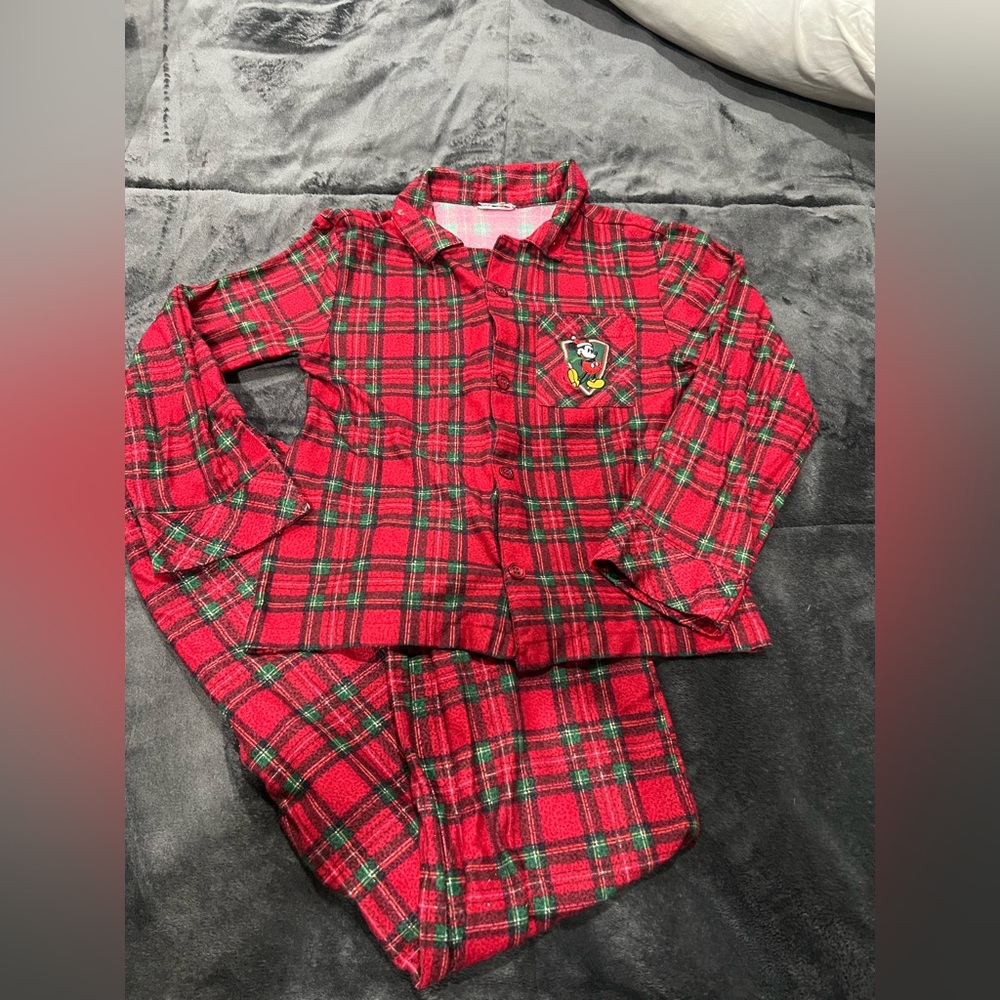 Disney Red and Green Plaid Pajama Set Size: 7/8